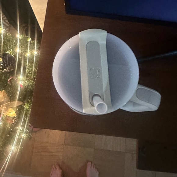 Stanley THE QUENCHER H2.0 FLOWSTATE™ TUMBLER (SOFT MATTE) | 40 OZ - Picture 4 of 5